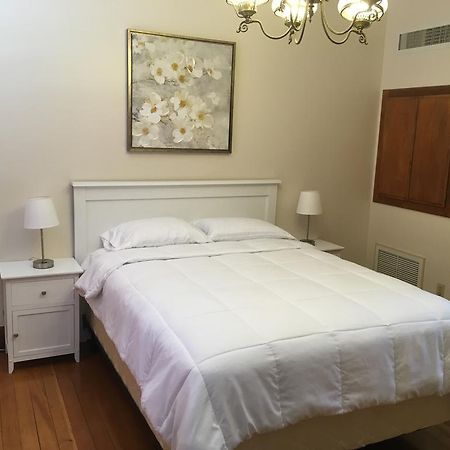Hotel Burgess Reedley Kültér fotó