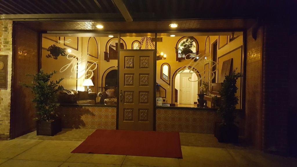 Hotel Burgess Reedley Kültér fotó